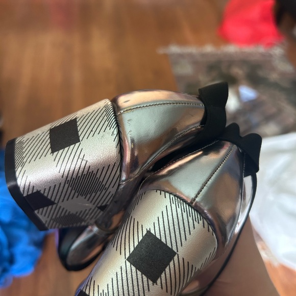 Authentic emporio armani shoes - Picture 3 of 5